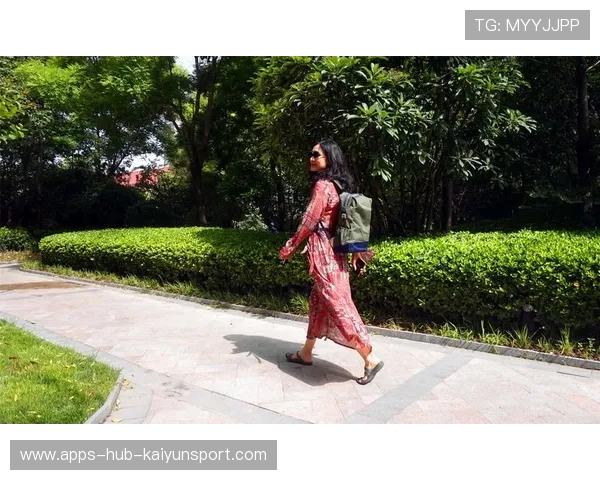 多特利用反击撕开密集空间:速度与决断的终极奏鸣 多特利用反击撕开密集空间:速度与决断的终极奏鸣