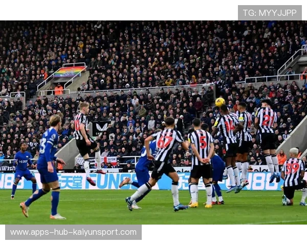 切尔西古斯托人球分过后助攻完成漂亮配合，展现出色技术与团队默契