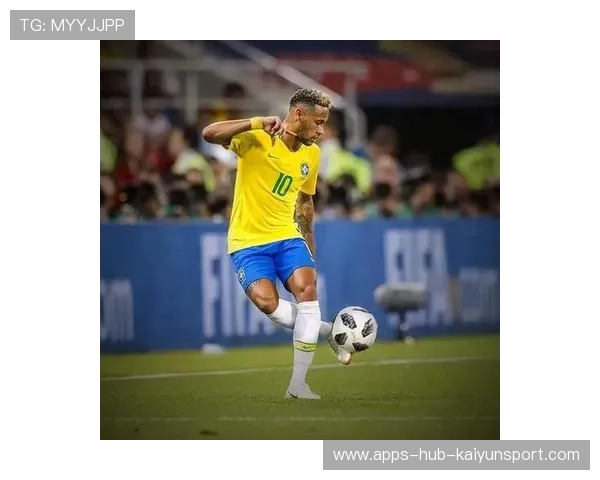 巴黎内马尔外脚背撩射曲线完美：从球场神迹到日常训练的全解