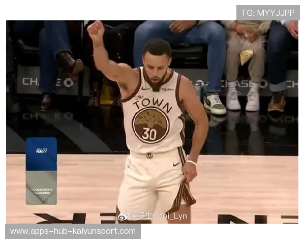 库里中场急停三分一箭穿心，勇士彻底打崩对手